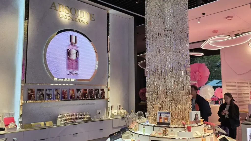 Case lancôme flagship stores in paris gallery02