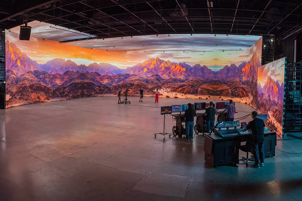 Case trilogy studios gallery01